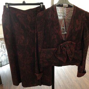 ITALIAN SET-PURCHASED IN ITALY- SIZE 42 EUROPEAN (SKIRT AND JACKET)